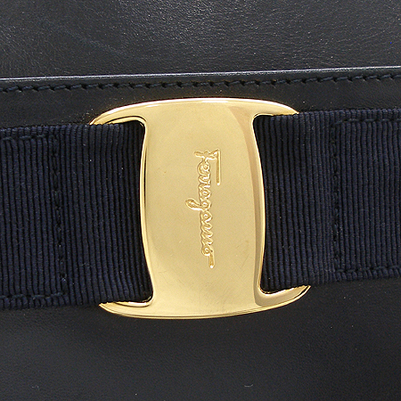 Ferragamo(��󰡸�) ���� �ٶ� �ΰ� ��� ��ũ���̺� ���� ��� �� ũ�ν��� �̹���3 - ���̺��� �߰���ǰ