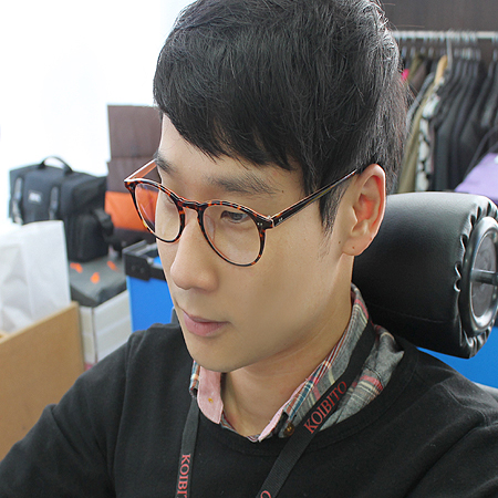 OLIVER PEOPLES(�ø������ý�) Riley-k (����) ȣ���÷� �Ȱ��� �̹���6 - ���̺��� �߰���ǰ