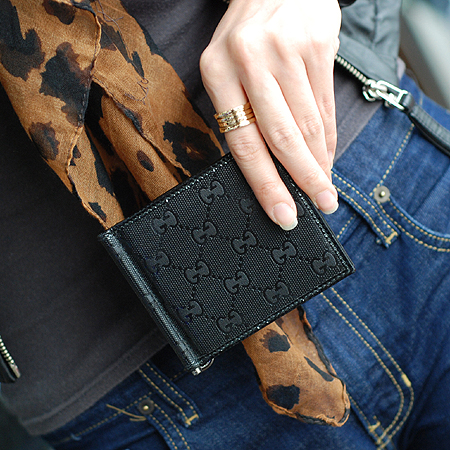 Gucci(����) 233182 GG �ΰ� PVC �Ӵ� Ŭ�� ������ [��������] �̹���5 - ���̺��� �߰���ǰ