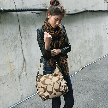 Coach(��ġ) 10620 �ñ׳�ó �ڰ��� ����� �̹���6 - ���̺��� �߰���ǰ