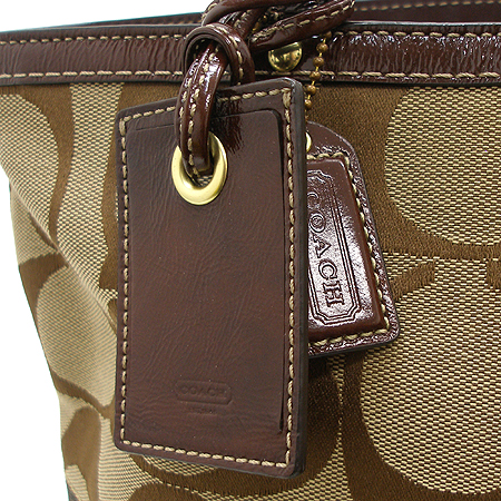 Coach(��ġ) �ñ׳��� ���� Ʈ���� �ٰ� ����� �̹���3 - ���̺��� �߰���ǰ