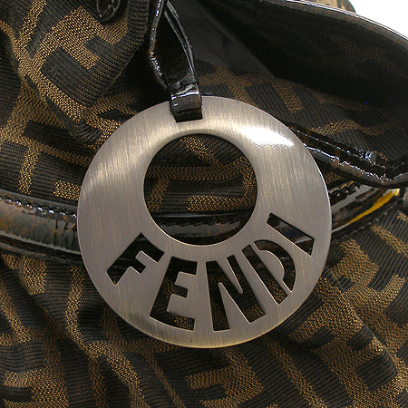 Fendi(���) 8BH186 FF�ΰ� ��ī �к긯 �� ����� �̹���4 - ���̺��� �߰���ǰ