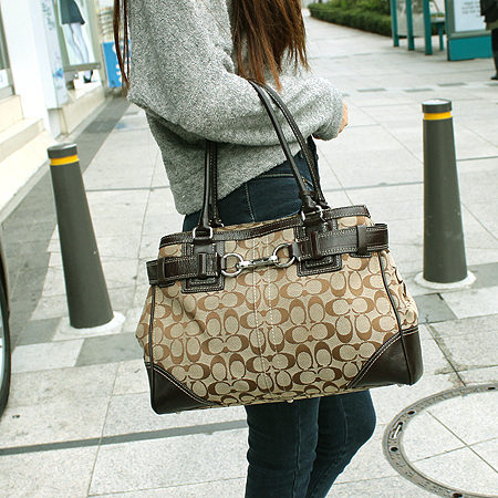 Coach(��ġ) �ñ׳��� ��ũ���� ȥ�淡�� ����� �̹���6 - ���̺��� �߰���ǰ
