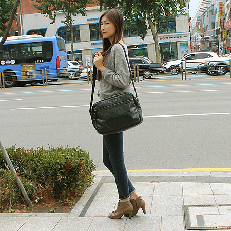 Gucci(����) 211107 GG �ΰ� PVC ũ�ν��� �̹���4 - ���̺��� �߰���ǰ