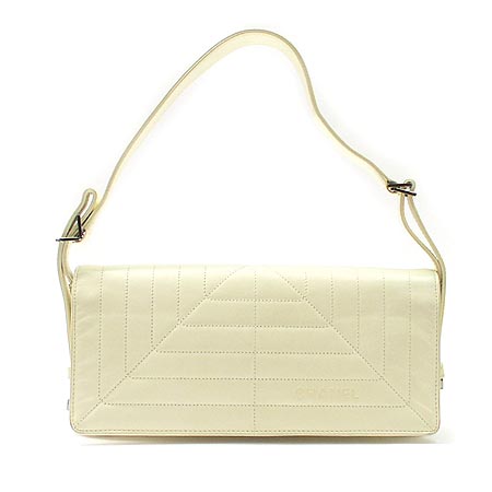Chanel() 