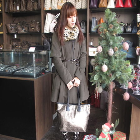 Ferragamo(��󰡸�) 21 B475 ��ġ�� �ΰ� PVC ���� ����� �̹���5 - ���̺��� �߰���ǰ