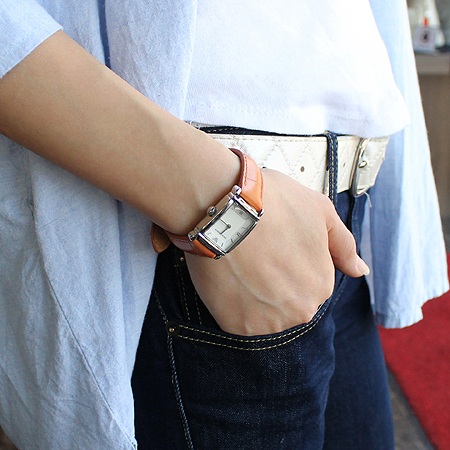 Armani(�Ƹ�����) AR5589 �簢 �Ҵ�Ʈ ���׹�� ������ �ð� �̹���5 - ���̺��� �߰���ǰ