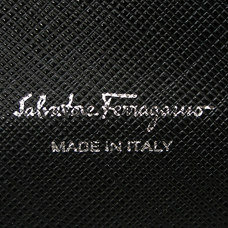 Ferragamo(��󰡸�) 22 A900 ���� ���ǾƳ� ���� ���� �ٶ� ��� ������ �̹���4 - ���̺��� �߰���ǰ