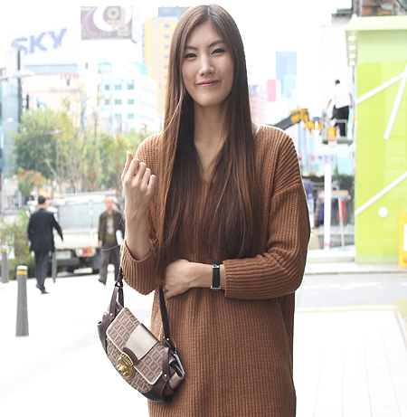 Fendi(���) 8BR429 FF �ΰ� �ڰ��� ��Ż�� ���� ����� �̹���6 - ���̺��� �߰���ǰ