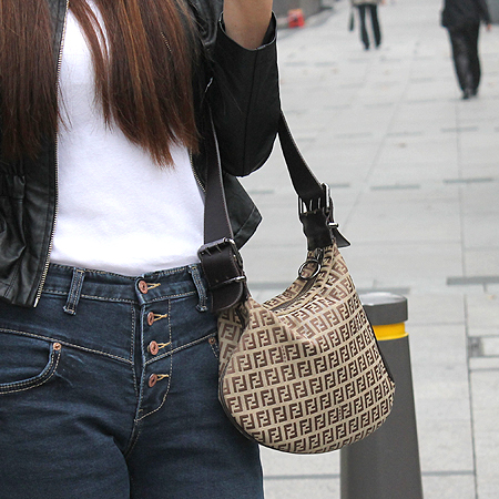 Fendi(���) 8BR8128 FF �ΰ� �ڰ��� ����� �̹���6 - ���̺��� �߰���ǰ