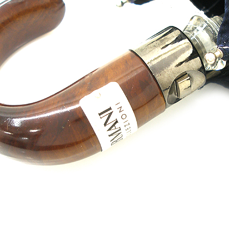 Armani(�Ƹ�����) COLLEZIONI �ΰ� ��� �̹���4 - ���̺��� �߰���ǰ