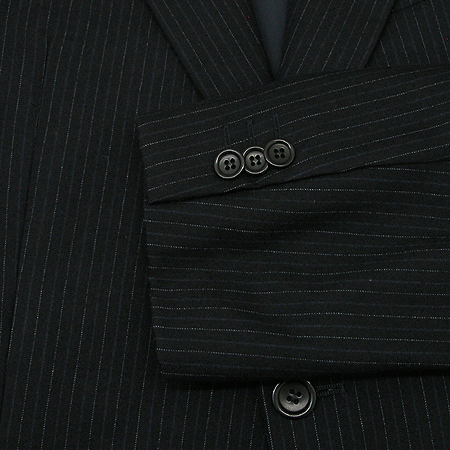 Armani COLLEZIONI(�Ƹ����� �÷�������) ���� �̹���3 - ���̺��� �߰���ǰ