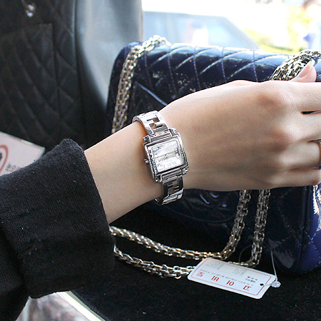 Fendi(���) F605210 �簢���� 6000L �ΰ� ��ƿ ������ �ð� �̹���6 - ���̺��� �߰���ǰ