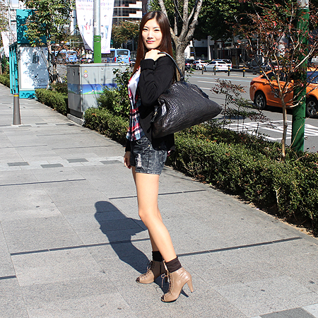 Fendi(���) 8BN158 ��ũ���� ���� �� ��Ʈ�� [�ϻ���] �̹���5 - ���̺��� �߰���ǰ