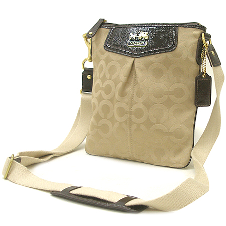 Coach(��ġ) �ɾ�Ʈ �ΰ� ���̴�Ʈ ��Ƽġ ũ�ν��� �̹���2 - ���̺��� �߰���ǰ