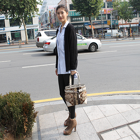 Coach(��ġ) �ñ׳�ó �ڰ��� ũ��Ŀ���� ���� ���̴�Ʈ ��Ƽġ ��Ʈ�� �̹���5 - ���̺��� �߰���ǰ