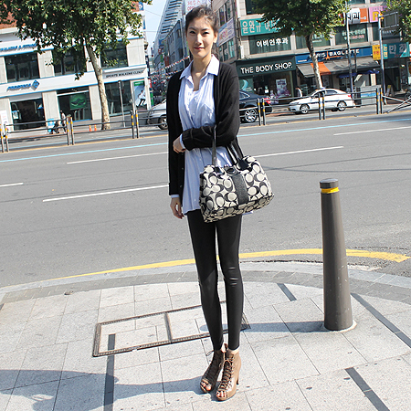Coach(��ġ) �ñ׳�ó �ڰ��� ���̴�Ʈ ��Ʈ�� �̹���4 - ���̺��� �߰���ǰ