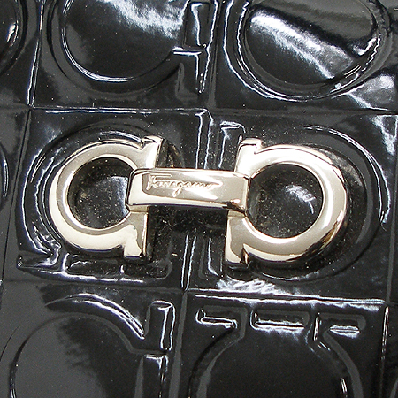 Ferragamo(��󰡸�) 21 B435 ���� ���̴�Ʈ ��ġ�� �ΰ� ���� ������ ��Ʈ�� �̹���3 - ���̺��� �߰���ǰ