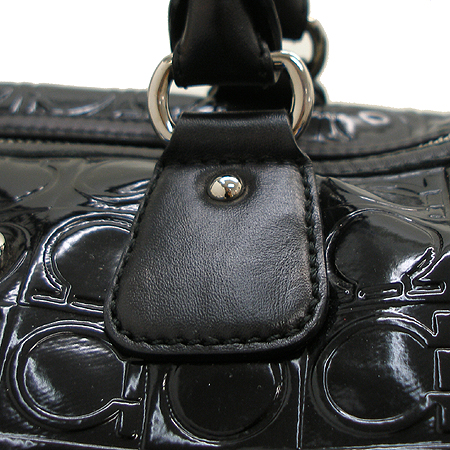 Ferragamo(��󰡸�) 21 B435 ���� ���̴�Ʈ ��ġ�� �ΰ� ���� ������ ��Ʈ�� �̹���4 - ���̺��� �߰���ǰ