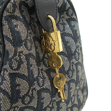Dior(ũ����î���) �ΰ� �ڰ��� ������ ��Ʈ�� �̹���4 - ���̺��� �߰���ǰ