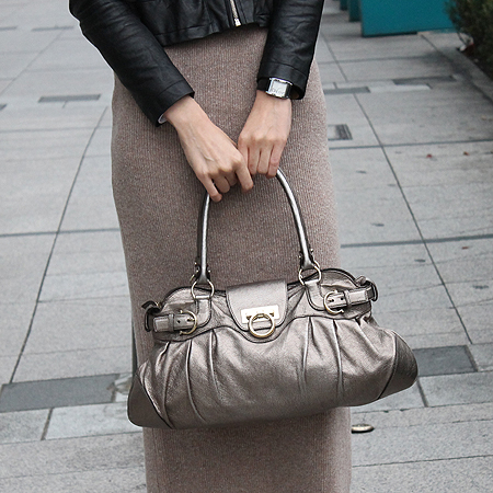 Ferragamo(��󰡸�) 21 5370 ��Ż�� ��� ���� ��ġ�� ��Ʈ�� �̹���6 - ���̺��� �߰���ǰ