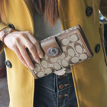 Coach(��ġ) ���� ��Ŭ ��� �ñ׳��� ������ [��������] �̹���6 - ���̺��� �߰���ǰ