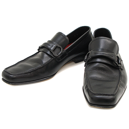 Ferragamo(󰡸)    
