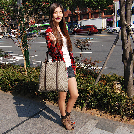 Gucci(����) 223668 GG�ΰ� PVC ���� ��Ʈ�� �� ��Ʈ�� [�б�������] �̹���6 - ���̺��� �߰���ǰ