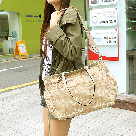Coach(��ġ) �ñ׳��� �ΰ� �� ��Ʈ�� + ��� ��Ʈ�� �̹���6 - ���̺��� �߰���ǰ