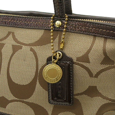Coach(��ġ) 12429 �ñ׳��� �ڰ��� ���� Ʈ���� �ٰ� ����� �̹���3 - ���̺��� �߰���ǰ