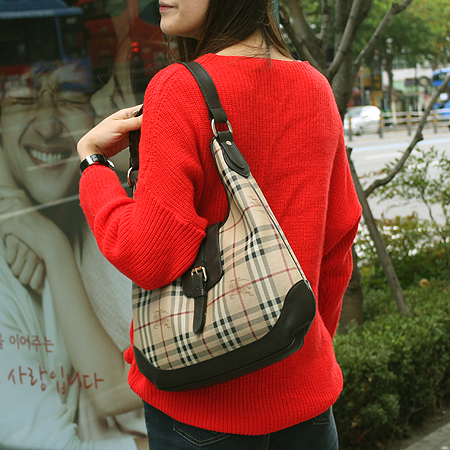 Burberry(������) �� Ŭ����üũ PVC ȣ�� ����� �̹���6 - ���̺��� �߰���ǰ