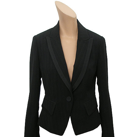 ��  ����