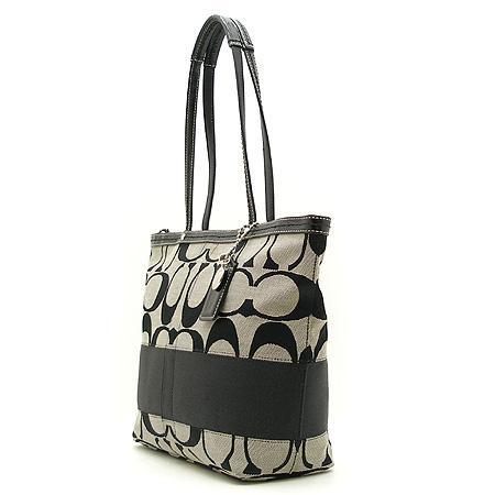 Coach(��ġ) �ñ׳��� �ڰ��� ���� Ʈ���� �ٰ� ����� �̹���2 - ���̺��� �߰���ǰ