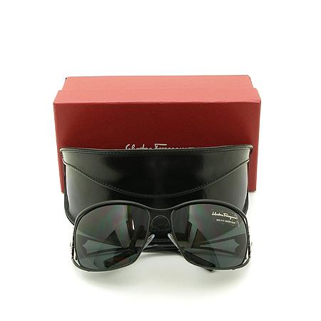 Ferragamo(��󰡸�) ť�� ���۶� �̹���2 - ���̺��� �߰���ǰ