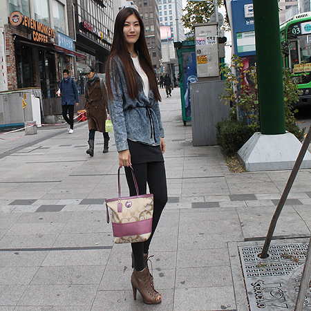Coach(��ġ) �ñ׳�ó �ڰ��� ��ũ ��Ƽġ ����� �̹���5 - ���̺��� �߰���ǰ