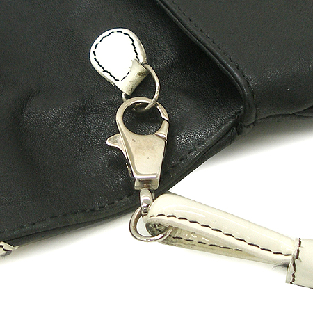 Fendi(���) 8BT122 ������ �̴ϼ� �ΰ� ���� ���� Ŭ��ġ �� ����� [�б�����������2ȣ��] �̹���4 - ���̺��� �߰���ǰ