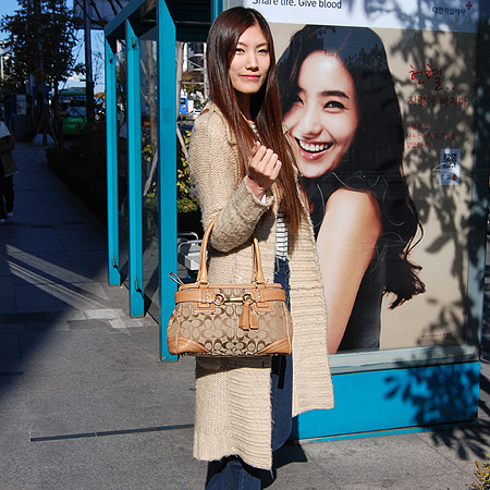 Coach(��ġ) 10507 �ñ׳��� ��ư ĳ���� �̵�� ��Ʈ�� �̹���5 - ���̺��� �߰���ǰ