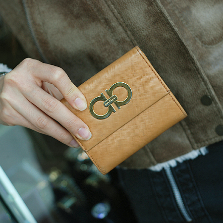 Ferragamo(��󰡸�) 22 7122 ���� ��ġ�� ��� ������ �̹���5 - ���̺��� �߰���ǰ