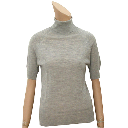   Ƽ