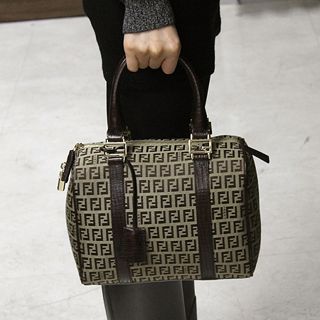 Fendi(���) 8BL068 FF�ΰ� �ڰ��� ������ ��Ʈ�� �̹���6 - ���̺��� �߰���ǰ