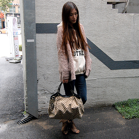 Gucci(����) 211943 GG�ΰ� �ڰ��� ��Ű L������ ����� [�б�������] �̹���5 - ���̺��� �߰���ǰ