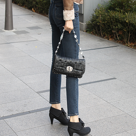 MiuMiu(�̿�̿�) ���� ���� ���� ũ����Ż ü�� ����� �� Ŭ��ġ �̹���6 - ���̺��� �߰���ǰ