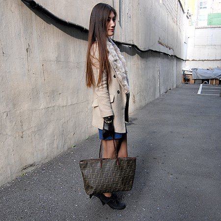 Fendi(���) 8BH185 FF �ΰ� ��ī ���� ����� �̹���5 - ���̺��� �߰���ǰ