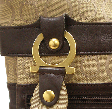 Ferragamo(��󰡸�) 21 6397 ��ġ�� �ΰ� �ڰ��� ũ�ν��� �̹���4 - ���̺��� �߰���ǰ