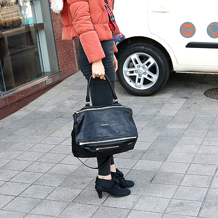 GIVENCHY(�����) 11H5252034 001 ���� ī����Ų �ǵ��� L������ ����ΰ� 2WAY [��������] �̹���5 - ���̺��� �߰���ǰ