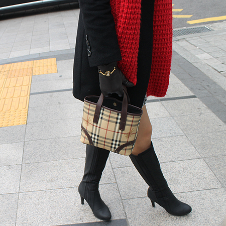 Burberry(������) Ŭ����üũ PVC �̴� �ٰ� ��Ʈ�� [��������] �̹���5 - ���̺��� �߰���ǰ