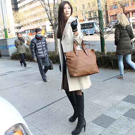 BOTTEGAVENETA (���װ�����Ÿ) 169612 ī�� ���� ���� ��Ʈ�� �̹���5 - ���̺��� �߰���ǰ