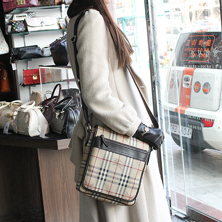 Burberry(������) �� Ŭ���� �� ���� ũ�ν��� [��������] �̹���5 - ���̺��� �߰���ǰ