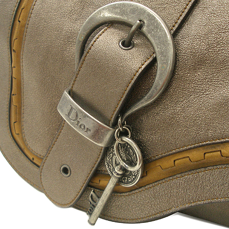 Dior(ũ����î���) ������ ���� �ΰ� ����� �̹���3 - ���̺��� �߰���ǰ