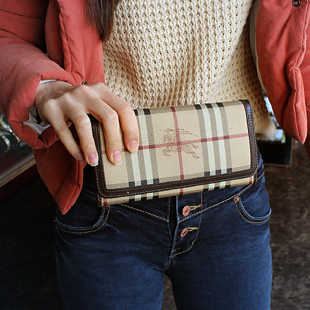 Burberry(������) �� Ŭ���� üũ PVC ������ [��ġ��] �̹���5 - ���̺��� �߰���ǰ